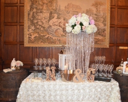 -skylands-cocktailhour-decorations-wine